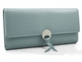 Elegancki klasyczny portfel damski z metalowym zapięciem, niebieski